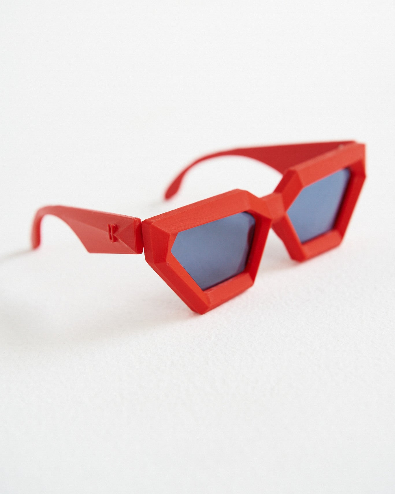 ANGLE GLASSES RED – Urban Rock